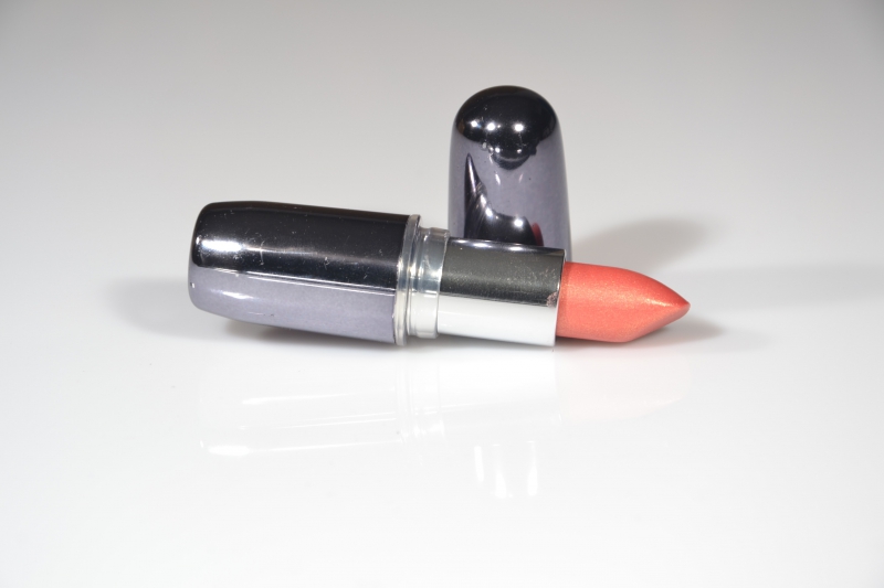 esthetique-ST ETIENNE DE TINEE-min_lipstick-273109